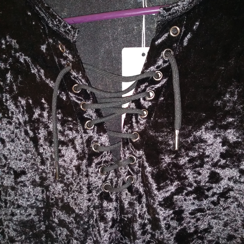 Universal Whatlees Velvet Shirt